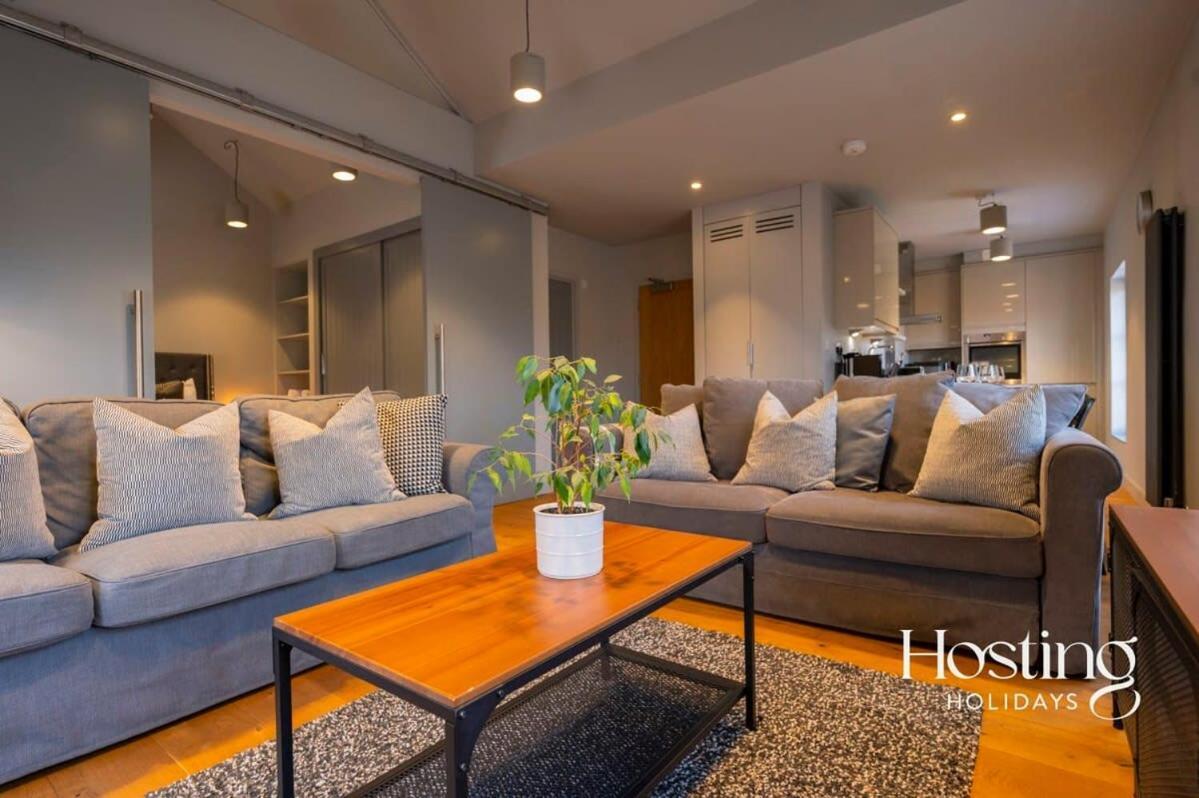 Stylish Luxury Apartment In The Centre Of Henley 外观 照片