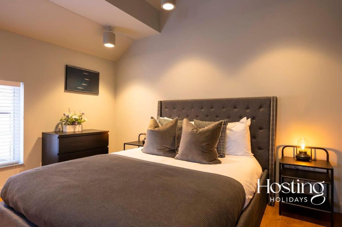 Stylish Luxury Apartment In The Centre Of Henley 外观 照片