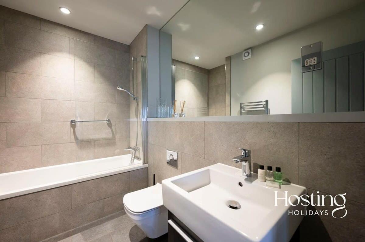 Stylish Luxury Apartment In The Centre Of Henley 外观 照片